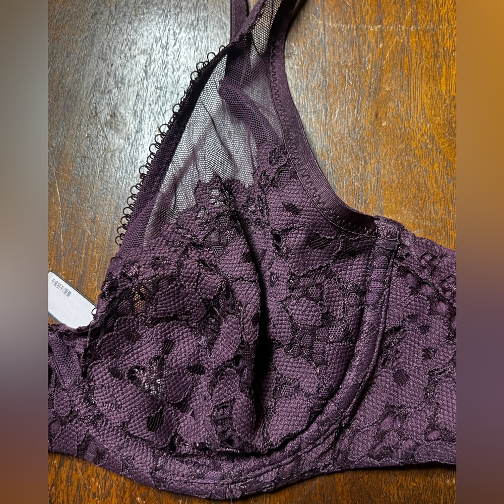 Victoria’s Secret Body by Victoria Unlined Demi Bra 32C - Picture 3 of 4